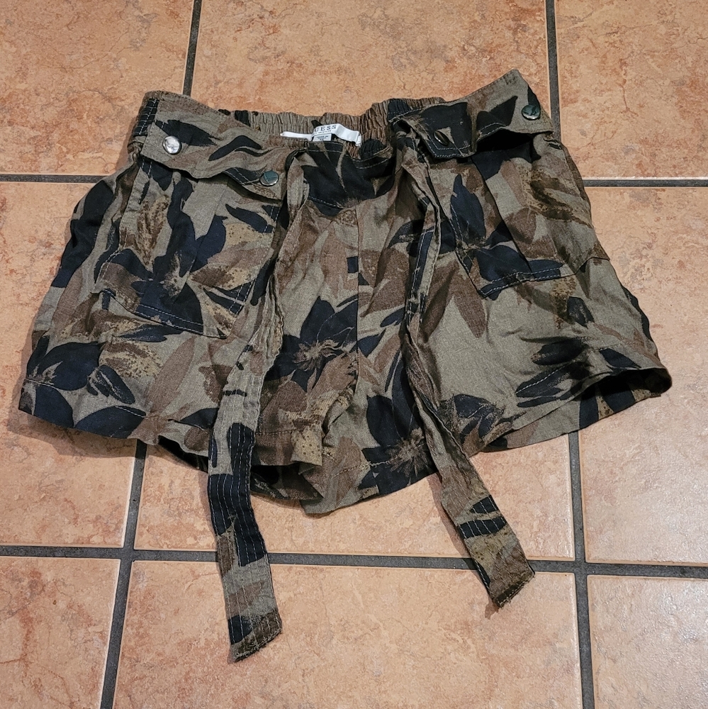 Guess Camo Shorts! Size: XS